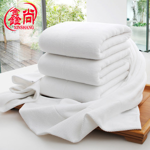 Serviette de bain en coton pur Xinshang 70x150cm blanche moelleuse pour hôtel - Product Image 4