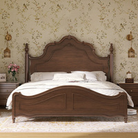 Lit en bois massif de style rétro américain, chambre principale minimaliste moderne, lit double de style vintage