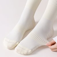 Chaussettes de sport pour femmes de haute qualité, OEM personnalisées, à compression haute, en nylon extensible, respirantes, avec coussinets, pour l'entraînement