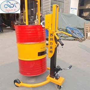 Carretilla elevadora manual para bidones de aceite de 200L con descarga hidráulica inclinable para manipulación de bidones de productos químicos - Product Image 4