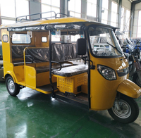 Tricycle Taxi Tuk-Tuk à Essence 200CC, Auto-rickshaw Personnalisable 2/3 Rangées de Sièges pour le Marché Africain du Ghana et du Nigéria