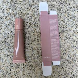 Brillo de labios hidratante a prueba de agua con brillo Espejo de labios Esmalte de labios líquido Función de protección solar Etiquetado personalizado - Product Image 4