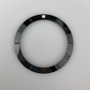 Montre de plongée SKX007 38 mm avec insert de lunette en céramique luminescente blanche, couleur noire inclinée - Product Image 2