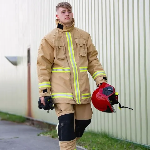 OEM-Feuerwehrmann-Uniformen Nomex Feuerwehrmannbekleidung Flammenbeständigkeit Eigentum Feuerwehrmannsanzug