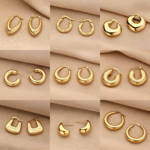 Pendientes de Aro en Forma de C de Acero Inoxidable Chapados en Oro de 18k de Alta Calidad para Mujer, Joyería Hipoalergénica - Product Image 2