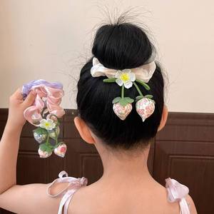 Đáng yêu <span class=keywords><strong>satin</strong></span> tóc scrunchies với dâu tây và hoa trang trí dễ thương phụ kiện tóc cho trẻ thời trang-ý thức cô gái - Product Image 1