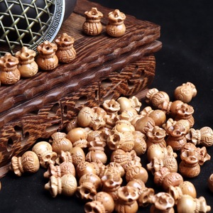 Colgante de madera de durazno elegante y exquisito con grabado de 1.5cm para decoración del hogar - Product Image 3