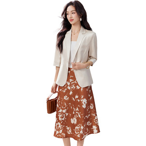 Women's Lightweight Blazer Champagne Color Three Quarter Sleeve Solid Pattern Casual Wear - Product Image 5