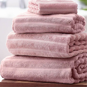 Serviette de Bain de Haute Qualité en Gros pour la Maison et l'Hôtel, Serviette de Sport et de Gym Personnalisée en Coton Éponge 100% de Haute Qualité - Product Image 1