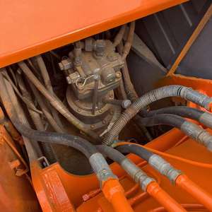 Excavatrice sur chenilles Hitachi ZX130 d'occasion, moteur d'origine, faible nombre d'heures de fonctionnement, forte force de creusement pour travaux de terrassement et de construction - Product Image 5