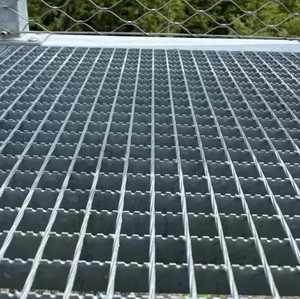 Plateforme d'accès industrielle antidérapante robuste pour quai <span class=keywords><strong>de</strong></span> chargement, rampe en acier galvanisé à grille - Product Image 1