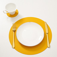 Napperons en PU en forme de coeur classiques napperons antidérapants lavables et résistants à la chaleur pour table de cuisine