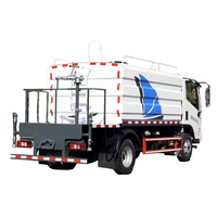 Camion de balayeuse d'eau de rue de moteur diesel de Foton 7000 litres avec la pompe de canon de brouillard et le réservoir d'arroseur