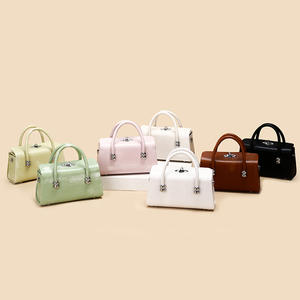 Sacs à main minimalistes, sacs à main en PU à forme fixe, et sacs à bandoulière. 8846 - Product Image 1