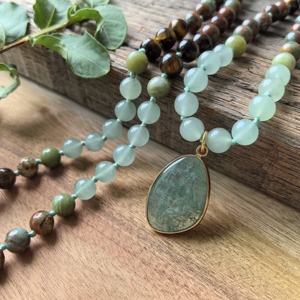 Collier Mala en Aventurine Verte, Turquoise, Œil de Tigre, 108 Perles Nouées à la Main, Collier de Méditation, Cristaux de Guérison, Cadeau de Yoga - Product Image 3