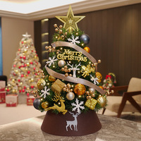 2026 Neuer Kleiner Weihnachtstischbaum Künstliche Dekoration Mit Stern Christbaumkugeln Band Schneeflocke Geschenkbox Großhandel Display