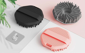 Brosse exfoliante en silicone OEM ODM pour le dos, le visage et le cuir chevelu, noire et grise, pour la douche - Product Image 2