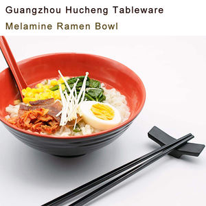 Bol à nouilles en mélamine <span class=keywords><strong>japonais</strong></span> incassable pas cher, ensemble de bols à ramen personnalisés avec baguettes et cuillère, bol à ramen noir et rouge pour restaurant - Product Image 2