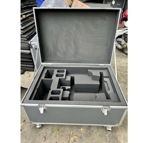 Doublure en mousse EVA PE découpée sur mesure par CNC pour la protection d'équipements professionnels et l'emballage sécurisé des composants électroniques - Product Image 1