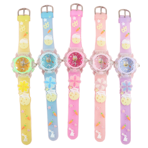 カスタムロゴOEM漫画クォーツウォッチ白ウサギパターンアクリルダイヤルPVCバンド耐水性10mオートデート湖南製 - Product Image 1