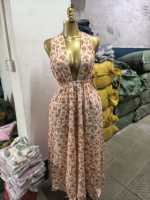 Robe mini moulante sexy pour femme, coupe trapèze, avec découpe avant, sans manches, écologique et respirante, idéale pour les soirées estivales.