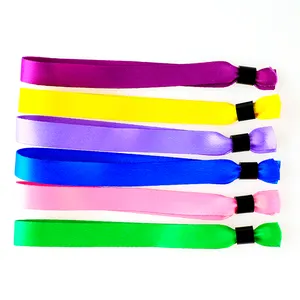 Bracelets jetables personnalisés par transfert de chaleur Bracelet en tissu Ruban d'événement de festival avec fermoir ovale en plastique