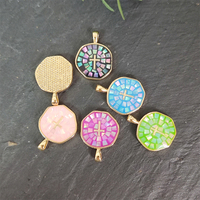 Pas cher prix ormeau coquille pendentif à breloque bijoux personnalisé plaqué or coquille naturelle nacre croix pendentif pour collier