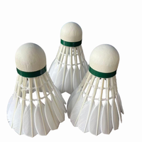 Balles de badminton personnalisées abordables, durables et légères, 12 par paquet, plumes naturelles, frappes droites, performance stable