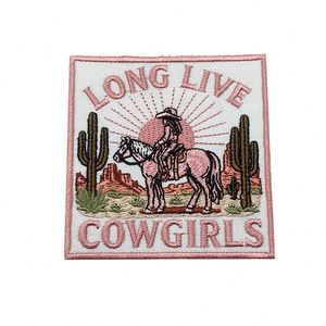 Parche Bordado Termoadhesivo Rosa con Diseño de Botas de Vaquera, Herradura y la Frase 'Yall Rodeo Mom' para Decoración de Ropa, Sombreros y Bolsos - Product Image 5