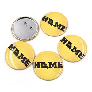 Badge bouton rond en fer blanc en gros avec impression de motif personnalisé - Product Image 1