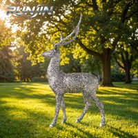 Grande sculpture de cerf moderne grandeur nature, forgée à la main, avec motif floral ajouré, finition miroir 8K, pour jardin extérieur