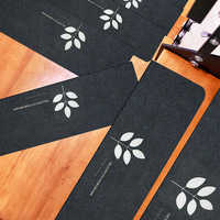 1 Stück Treppenmatte im Modernen Stil, Maschinell Hergestellt, Leuchtende Stickerei, Rutschfest, Selbstklebend, Stufenauflage für Treppen und Eingangsbereiche