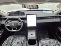 Voiture électrique d'occasion Changan Eado 2025 2026, conduite à gauche, cinq places, moteur automatique, cuir foncé