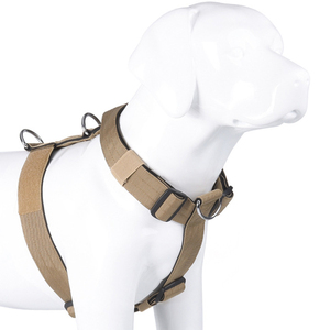 頑丈で耐久性があり、調整可能な、戦術的なデザインの犬用ハーネス。クイックリリースバックルとカスタムロゴオプション付き。 - Product Image 1