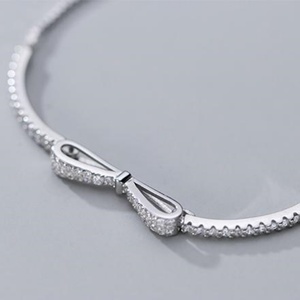 Bracelet jonc ajustable en argent sterling 925 plaqué rhodium avec un joli nœud pour un cadeau de mariage et de fête - Product Image 4