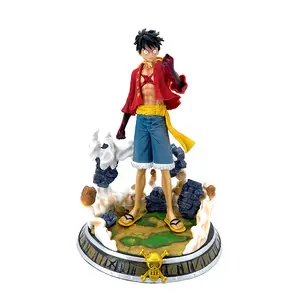 Een In Stukken Geknutseld Handgerunde Strohoedgroep Rode Mantel Luffy Poppenspeelgoed Bestelt Handrun Modelbestellingen Beeld Speelgoedactiefiguur