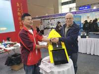 Bateau à appâts télécommandé GPS Yuerlang S90 amélioré, charge lourde de 12 kg, vitesse élevée de 5,0 mph, portée de 800 m, 40 points GPS, résistant aux vagues, pour la pêche