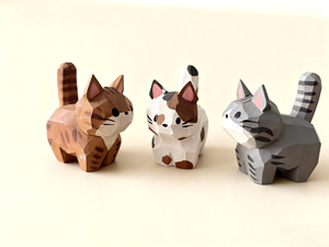 Statuette di Gatti in Legno, Scultura di Gattini Incisa, Arte in Legno Fatta a Mano, Decorazione Ecologica per Casa e Ufficio - Product Image 2