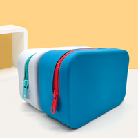 Pochette de sac à main étanche en silicone de grande capacité Logo personnalisé Trousse de maquillage décorative Porte-monnaie Rangement de cosmétiques