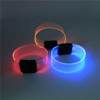 Nouveau Bracelet Lumineux Magnétique Led Personnalisé avec Logo Portable Vente en Gros Bracelet Lumineux Led à Aspiration Magnétique
