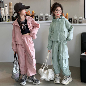Tuta Sportiva con Cappuccio per Ragazze 2026 Primavera Autunno, <span class=keywords><strong>Pantaloni</strong></span> <span class=keywords><strong>Cargo</strong></span> alla Moda per Bambini, in Poliestere, Design Ampio e Fresco per Ragazze Più Grandi - Product Image 1