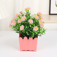 Kunstmatige Daisy Flower Fence Set Kleine zonnebloempotplant in witte houten schuttingpot Home Woonkamer Entree Decoratie