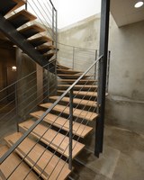 Poteaux de balustrade d'escalier modernes en acier inoxydable robuste, vente chaude directe usine