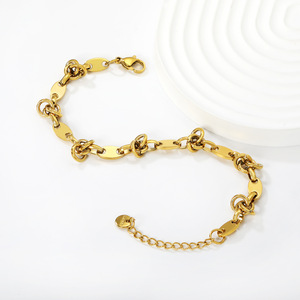 สร้อยข้อมือสแตนเลสสตีลหนา ดีไซน์เรขาคณิต พร้อมริบบิ้นโลหะเคลือบ 18k สำหรับผู้หญิง ของขวัญเครื่องประดับแฟชั่น - Product Image 3