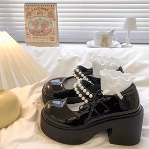 Le <span class=keywords><strong>scarpe</strong></span> in pelle PU dolci e alla moda da donna sono un must quando si abbinano a perle e gonne - Product Image 3