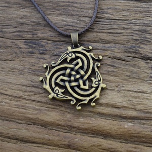 Collar con Colgante de Dragón Medieval Triskelion, Joyería Animal Triple Celta, Cadena de Cuerda - Product Image 5