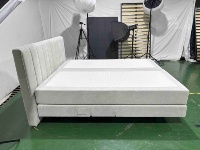 Ensemble de lit moderne européen avec sommier tapissé en tissu, base de lit continentale avec tête de lit capitonnée / sommier sur mesure pour hôtel