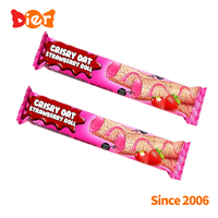 Fabricant d'équipement d'origine Vente en gros Marque privée personnalisée Bâton de biscuits halal croustillants Rouleau de chocolat fraise Sauce savoureuse Collation sucrée