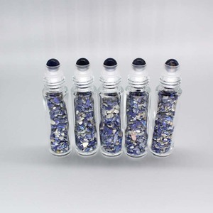 Vente en gros <span class=keywords><strong>2026</strong></span>, flacon en verre d'huile essentielle de 10 ml avec des copeaux de pierres précieuses naturelles à l'intérieur - Product Image 3