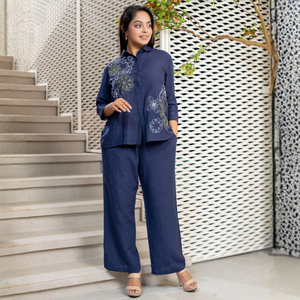 Conjunto de Pantalón y Camisa de Rayón y Lino Azul Marino de Alta Calidad Premium, Ropa al por Mayor para Mujer - Product Image 5